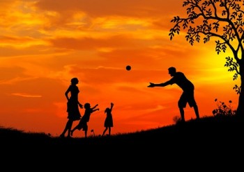 family-4091407__340.jpg