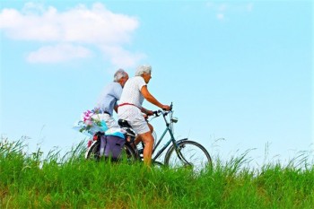 為60歲以上老人買意外險