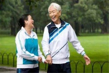 老人重大疾病保險哪個好