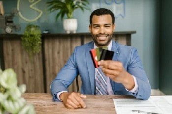 信用卡逾期買房還能貸款嗎？信用卡逾期能辦理車貸嗎？