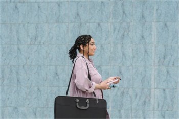 在利安人壽交三年第五年拿