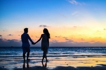 退費(fèi)和退保有區(qū)別嘛？辦理退保要注意哪些問(wèn)題？