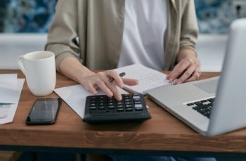 信用卡分期提前還款還要收手續(xù)費(fèi)嗎