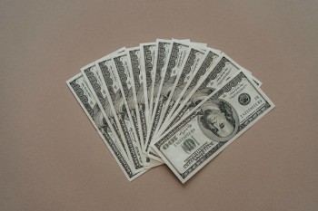 交通信用卡逾期了怎么跟銀行協(xié)商解決？可以協(xié)商還本金嗎？