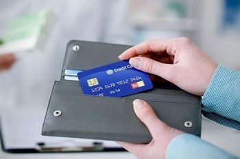 怎么查詢信用卡欠款總額？欠款逾期還不上怎么辦？