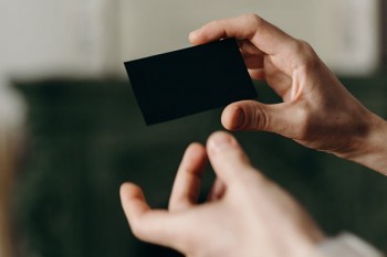 信用卡當(dāng)天還款算不算逾期還款
