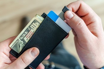 服刑人員信用卡逾期怎么辦？不還有什么后果？
