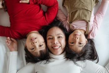 給小孩交的保險不想交了可以退保嗎？怎么退保損失最小？