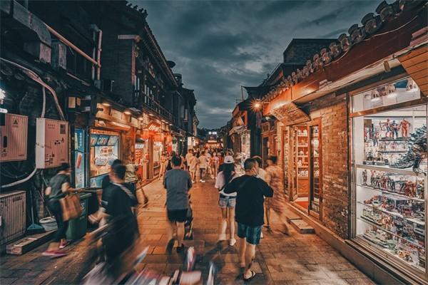 商業(yè)保險(xiǎn)想退能退多少錢？退保的人多嗎？
