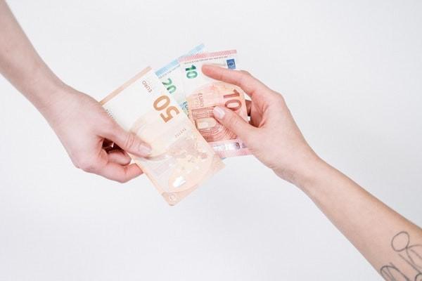 保單退保費什么時間到賬？最佳退保時機你知道嗎！