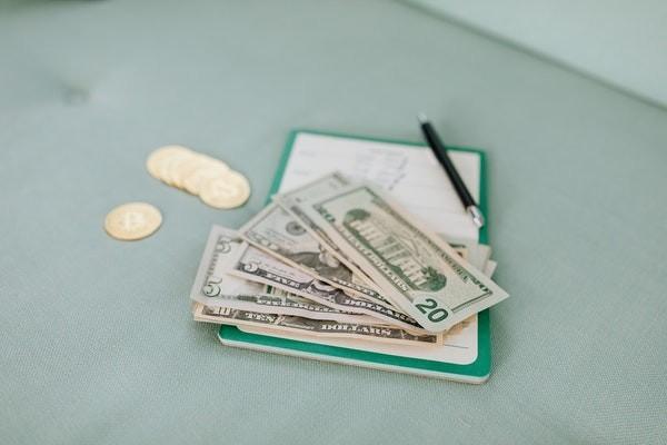 保險(xiǎn)不想交了想退能退多少？退保損失情況分析！
