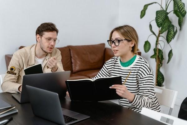 第幾年退保損失最小?現(xiàn)金價值表在哪看？