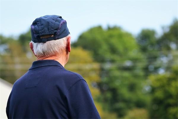 退休人員每年大病保險(xiǎn)扣多少錢？報(bào)銷比例多少？