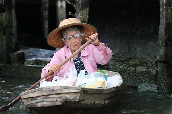 居民養(yǎng)老保險(xiǎn)怎么算每月拿多少錢？怎么領(lǐng)取？