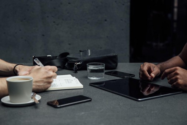 自己交社保 VS 掛靠公司交，到底哪個更劃算？