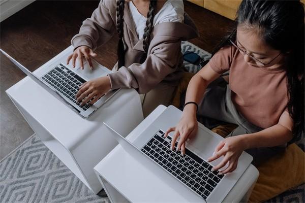 講股票的讓大家買保險免服務(wù)費靠譜嗎？不想要能不能退保？