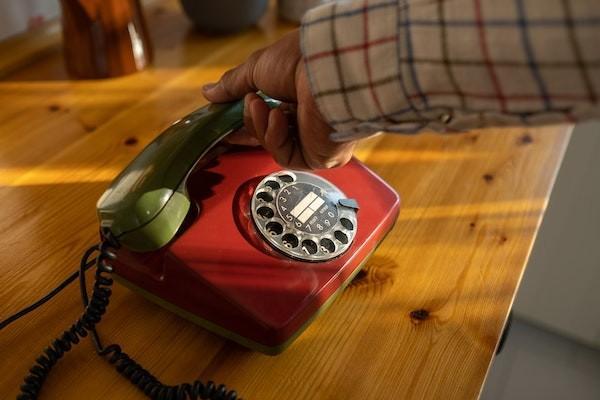 銀監(jiān)局投訴電話12378是24小時服務(wù)嗎？能投訴保險公司嗎？