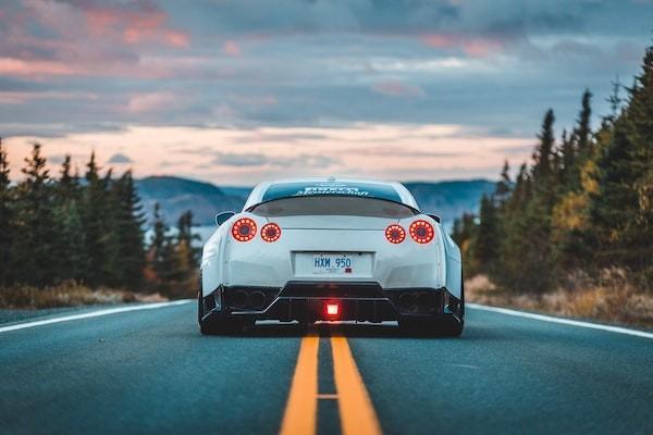 車禍輕傷一般賠多少錢？對(duì)方全責(zé)可以索賠哪些費(fèi)用？