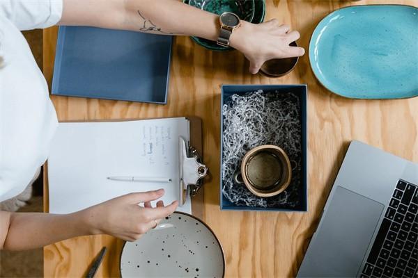 重疾險是商業(yè)保險嗎？重疾險購買要注意什么？