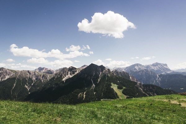 醫(yī)保要交多少年可以享受終身？每個(gè)人都要交醫(yī)保嗎？