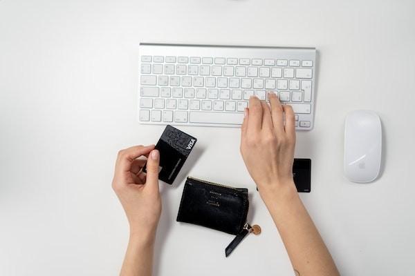 銀行的終身壽險值得買嗎？適合哪些人群投保？