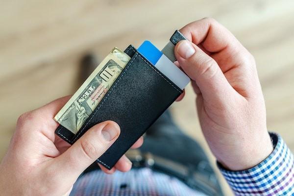郵政儲蓄銀行里的保險存款安全嗎？怎么買？
