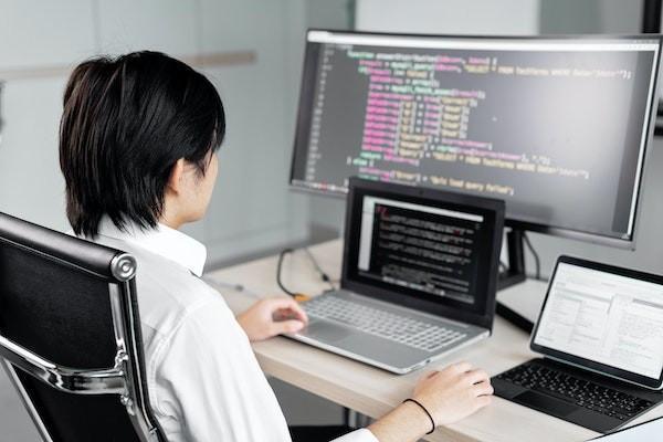 社保個人交好還是公司代繳好？離職后如何自己交社保？