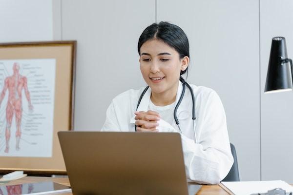 換股骨頭醫(yī)保能報(bào)銷多少錢？報(bào)銷流程是怎樣的？
