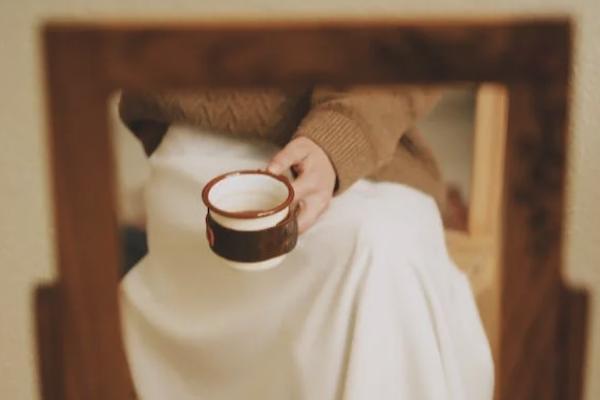 社?？茉谧詣尤】顧C上取錢么？去哪個銀行??？