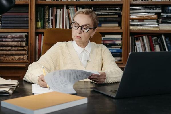 企業(yè)年金每月300退休拿多少？可以取出嗎？