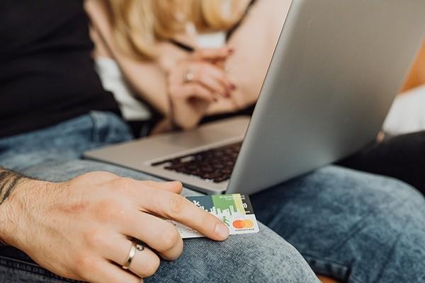 信用卡逾期一年后還清了還能用嗎？逾期一年多了能協(xié)商分期嗎