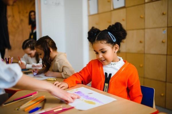 公立幼兒園老師有五險一金嗎？具體金額是多少？