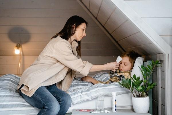 男生社保的生育險(xiǎn)怎么給老婆使用？報(bào)銷要注意什么？