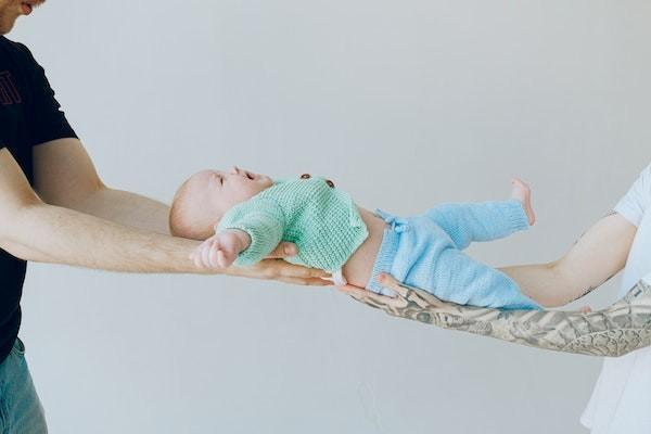 學(xué)校意外險門診報銷比例是多少？要多長時間呢？