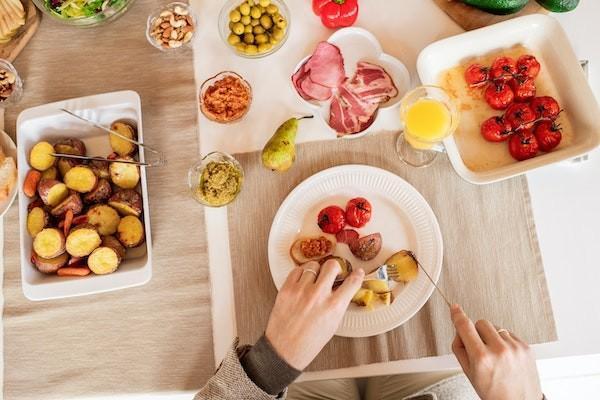 廠里買的意外保險怎么賠償？賠付材料有哪些？