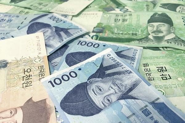 交通銀行信用卡逾期多年還可以辦理借記卡嗎，要還嗎