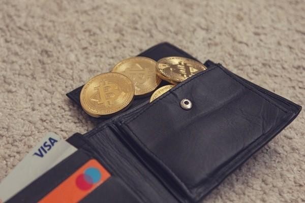 信用卡逾期被起訴如何應(yīng)對，工資卡會被凍結(jié)嗎