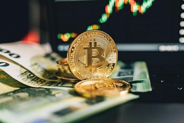 浦發(fā)信用卡逾期一天會(huì)不會(huì)影響信用度，有沒有利息