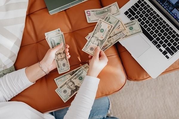 中原消費(fèi)金融逾期影響信用嗎，能協(xié)商還款嗎