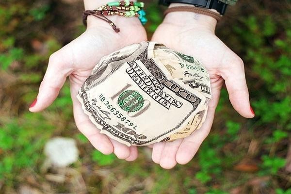 工商信用卡逾期4年利息多少，6年后果是什么