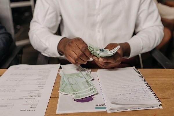中信銀行逾期利息怎么協(xié)商免除，會怎么樣