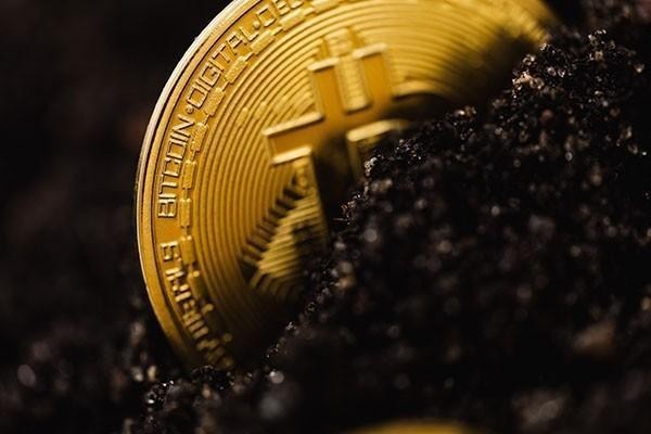 欠招商信用卡逾期會扣招商銀行卡扣工資嗎，還款后果是什么