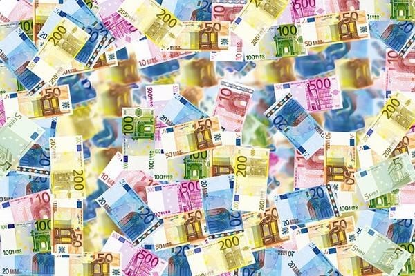 廣州銀行信用卡逾期幾天會上信用嗎，逾期不可以一直還最低金額嗎