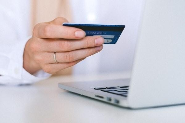 廣州銀行信用卡逾期多久上信用記錄，怎么辦