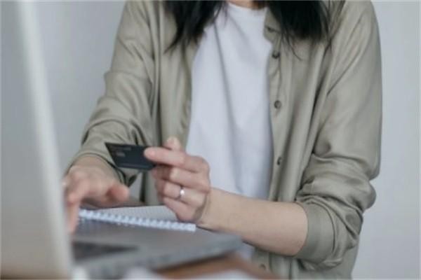借唄逾期還款可以減免罰息是真是假，后需要一次還清嗎