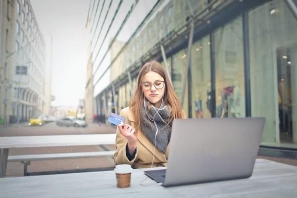 360借條延期還款政策2023是什么，申請延期還款會收費嗎