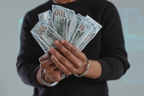 有逾期還唄還能借嗎，還唄逾期會影響信用卡正常使用嗎