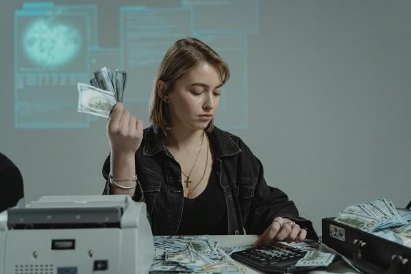 微粒貸逾期被恐嚇騷擾怎么辦，凍結(jié)還款后能解凍嗎