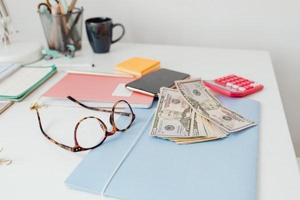 重疾險的投保人豁免一定要投保人健康嗎？重疾險里選擇投保人豁免會增加多少保費？