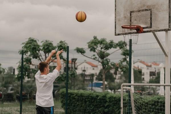 男人社保五險是哪五險？要交多久？